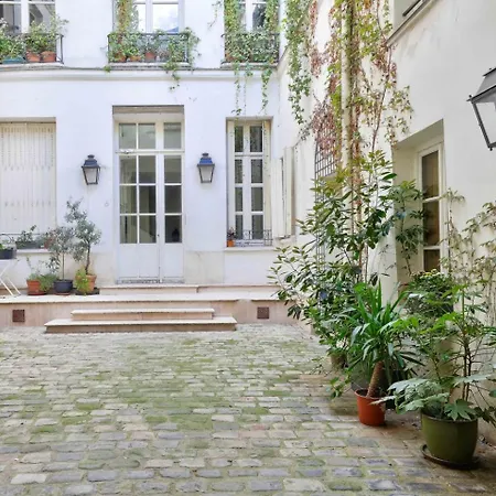Apartamento 1br Flat With Garden 5mn To Pont Des Arts París